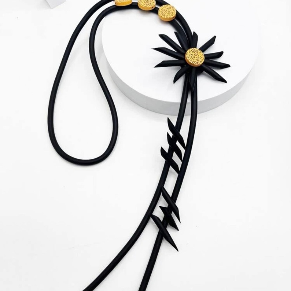 Structured necklace - Picture 2 of 3